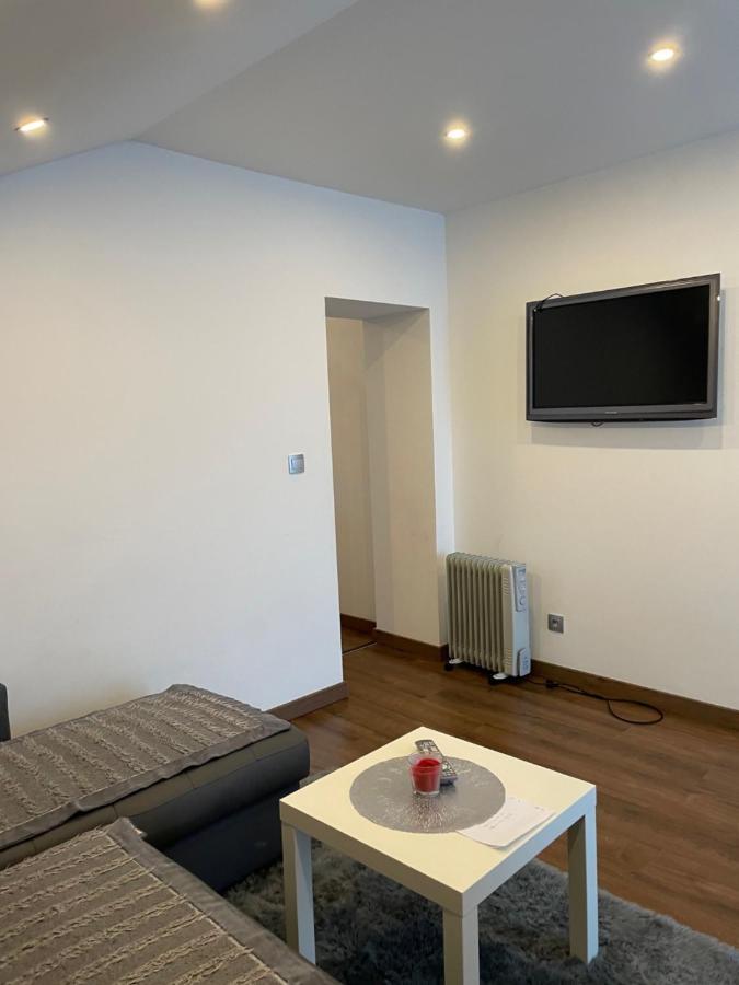 Studio Privee Vesoul -Wifi,Tv,Clim,Parking Gratuit Exterior foto