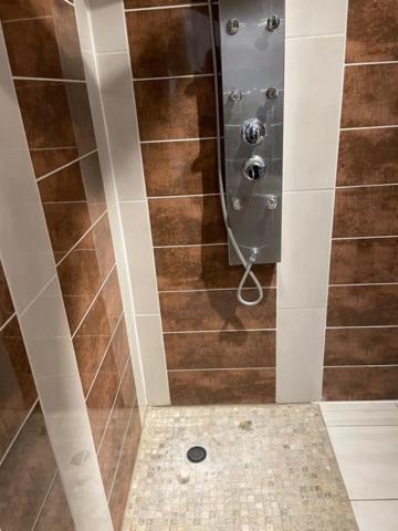 Studio Privee Vesoul -Wifi,Tv,Clim,Parking Gratuit Exterior foto