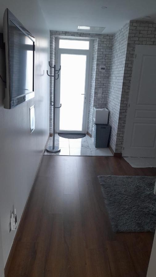 Studio Privee Vesoul -Wifi,Tv,Clim,Parking Gratuit Exterior foto